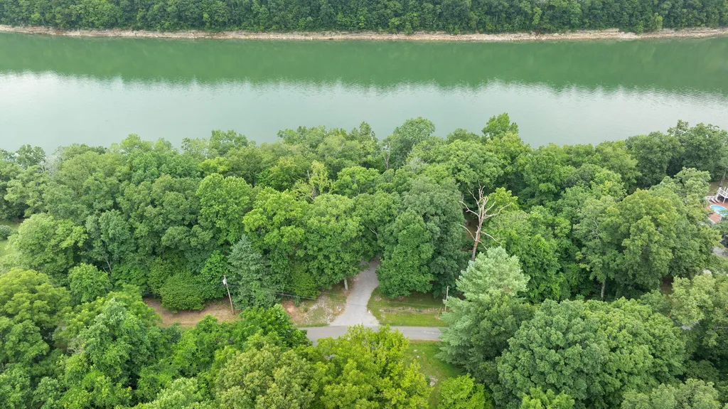 1060 Stone Gate Drive Burnside KY 42519
