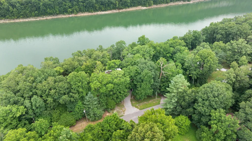 1060 Stone Gate Drive Burnside KY 42519