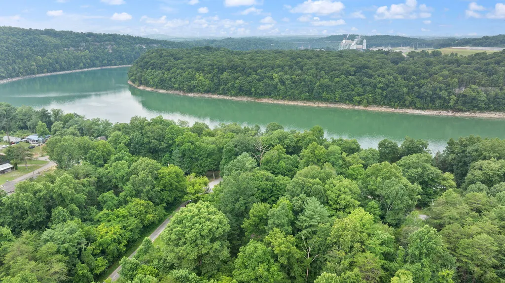 1060 Stone Gate Drive Burnside KY 42519