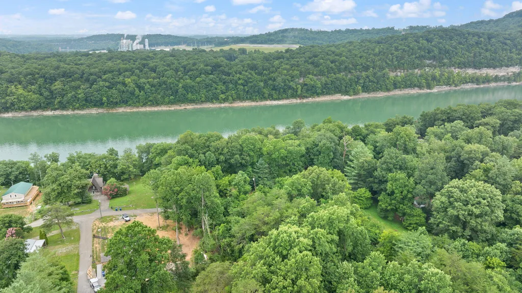 1060 Stone Gate Drive Burnside KY 42519