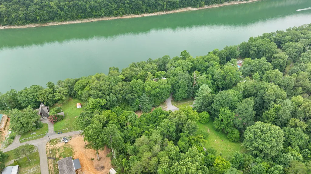 1060 Stone Gate Drive Burnside KY 42519