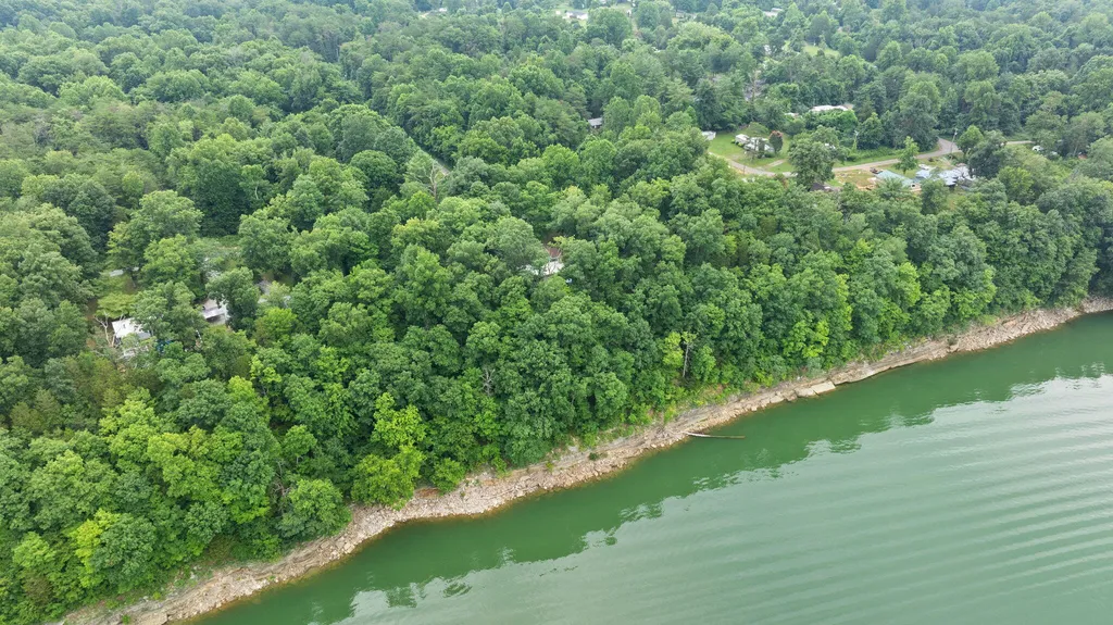 1060 Stone Gate Drive Burnside KY 42519
