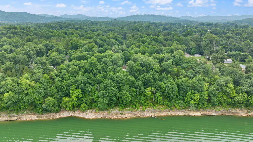 1060 Stone Gate Drive Burnside KY 42519