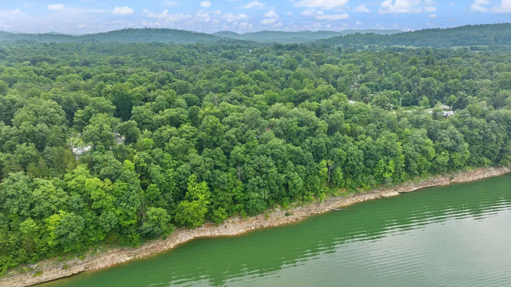 1060 Stone Gate Drive Burnside KY 42519