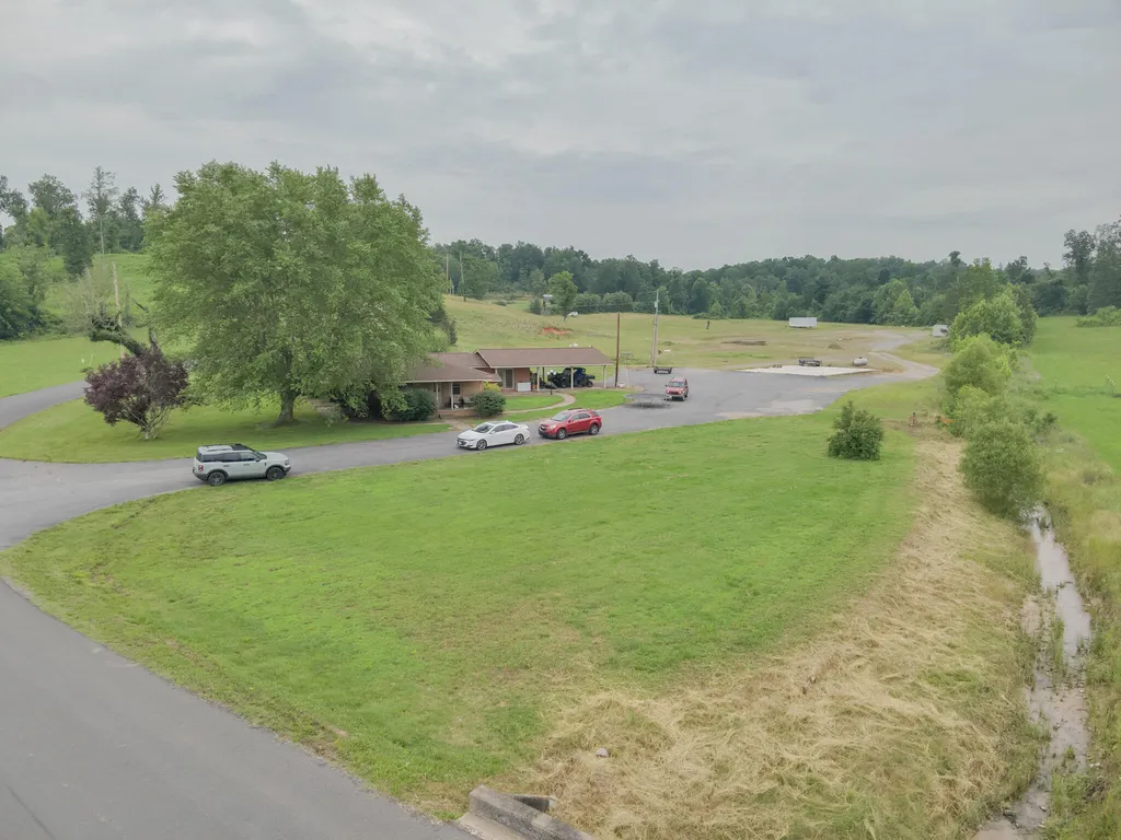 3272 Tom Lane Road Benton KY 42025