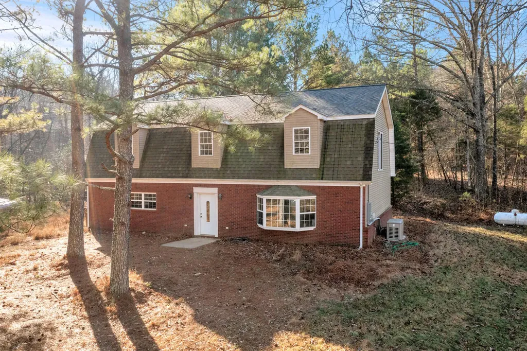 6303 Pottertown Road Murray KY 42071
