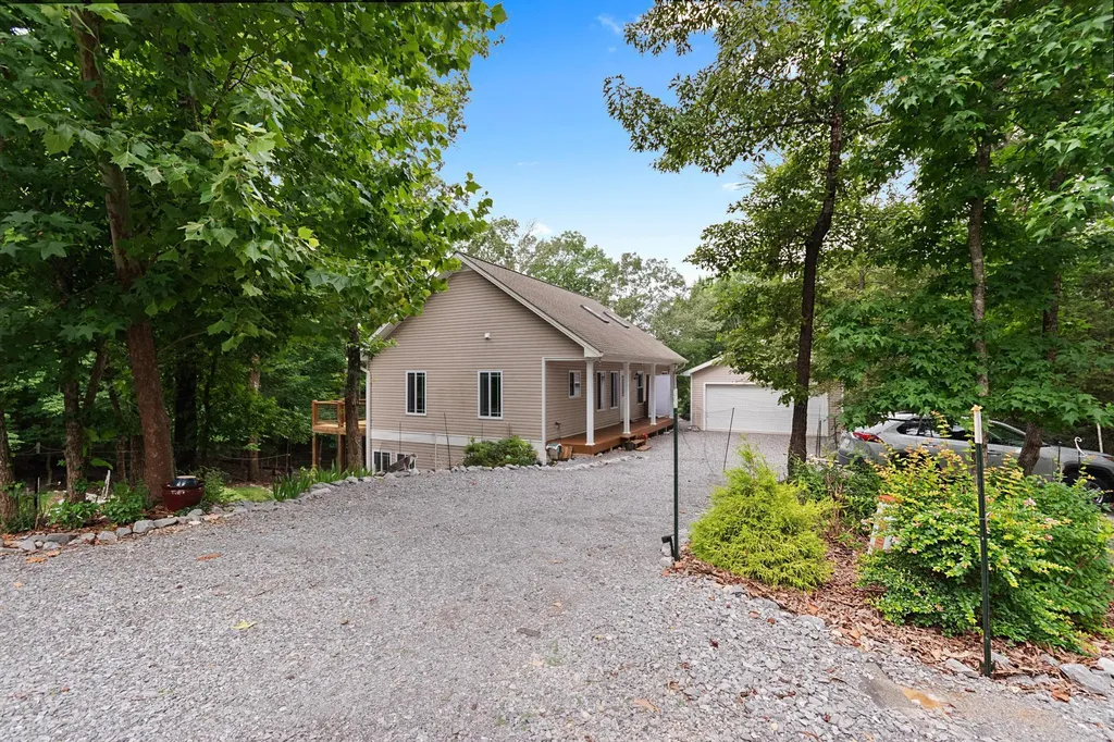 134 Tall Oaks Circle Cadiz KY 42211