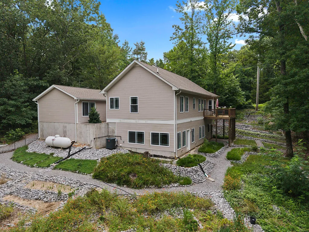 134 Tall Oaks Circle Cadiz KY 42211