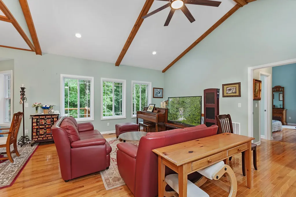 134 Tall Oaks Circle Cadiz KY 42211