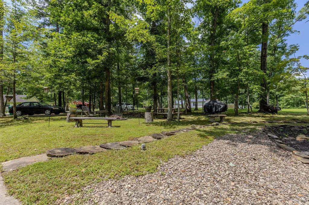 390 Whispering Oaks Morehead KY 40351