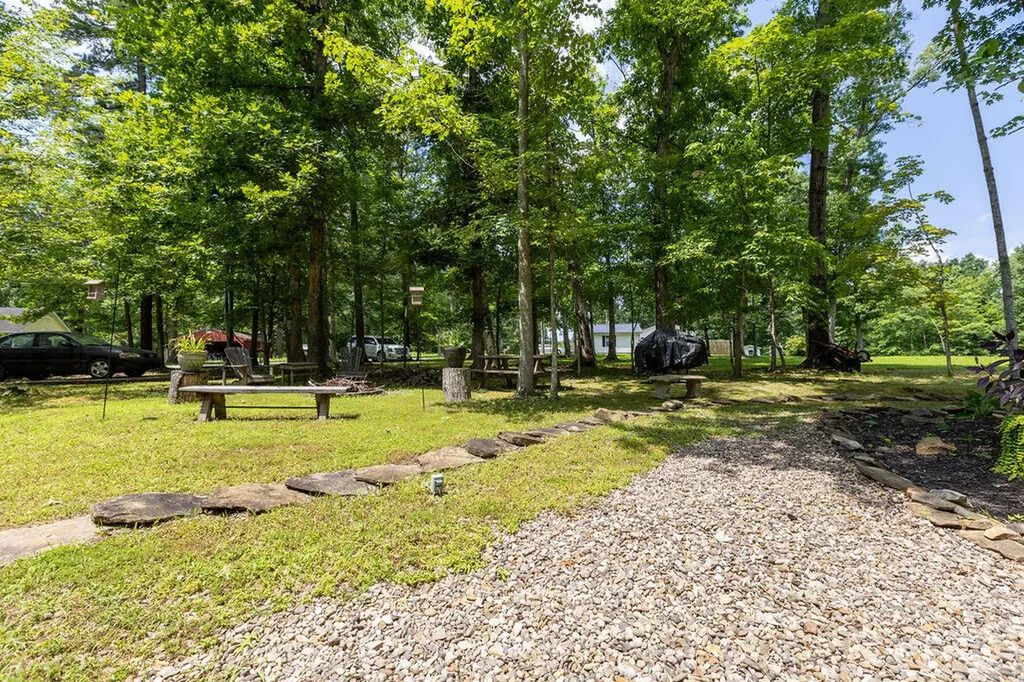 390 Whispering Oaks Morehead KY 40351