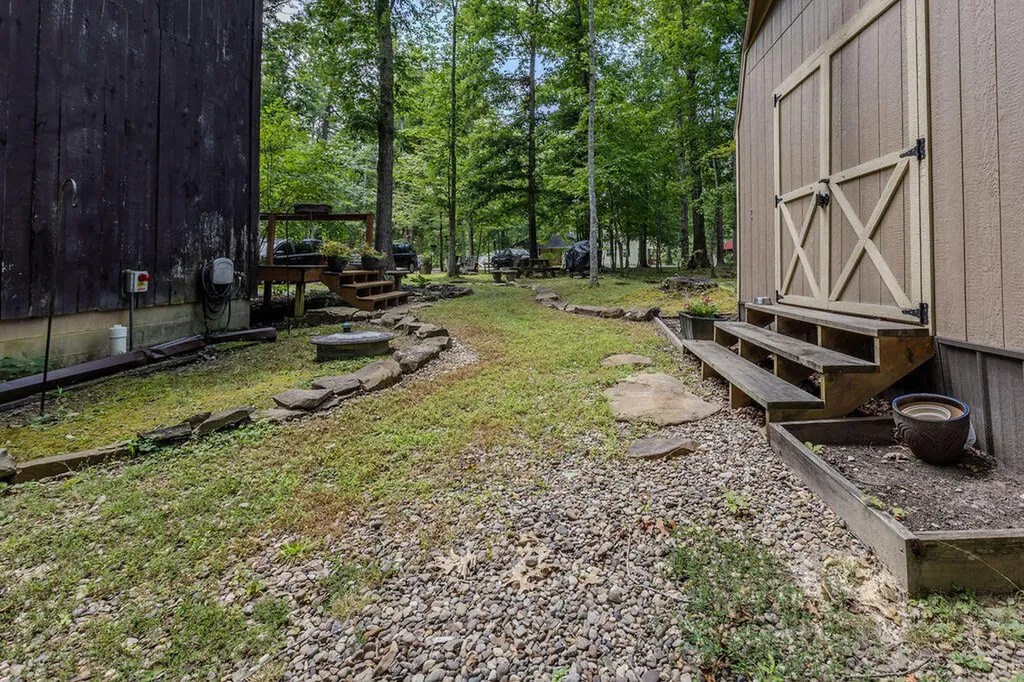 390 Whispering Oaks Morehead KY 40351