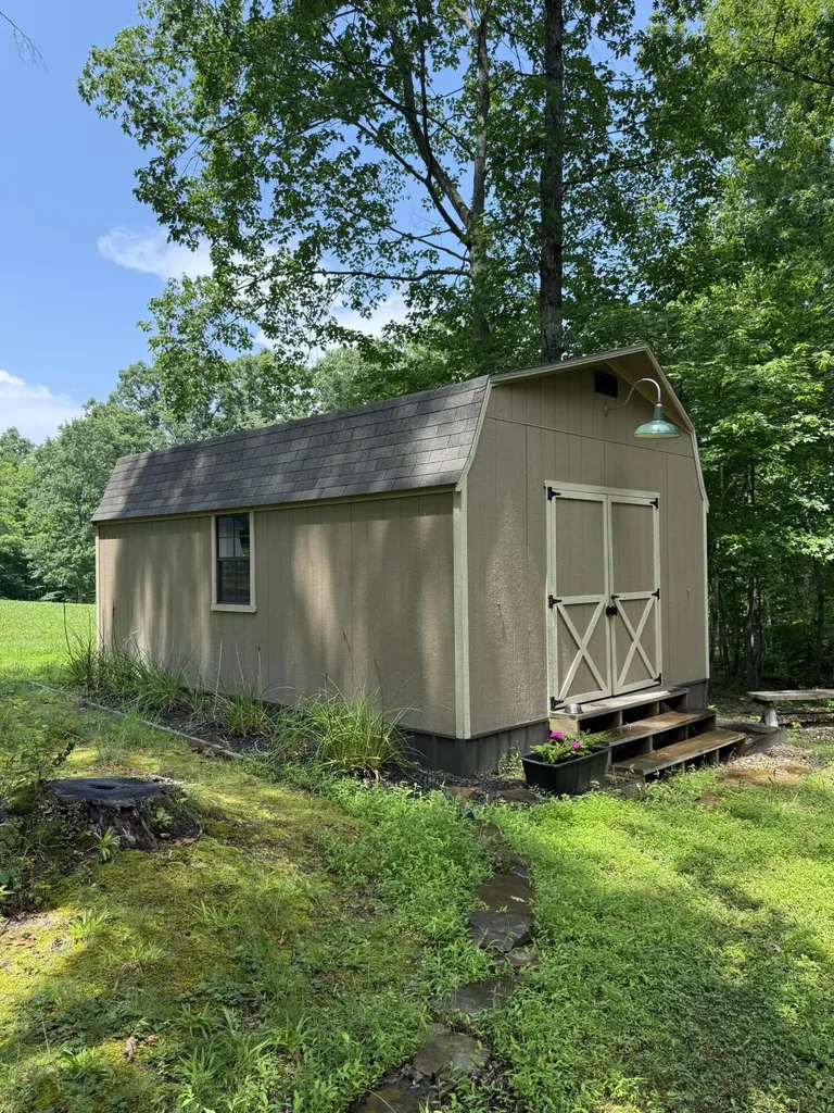 390 Whispering Oaks Morehead KY 40351