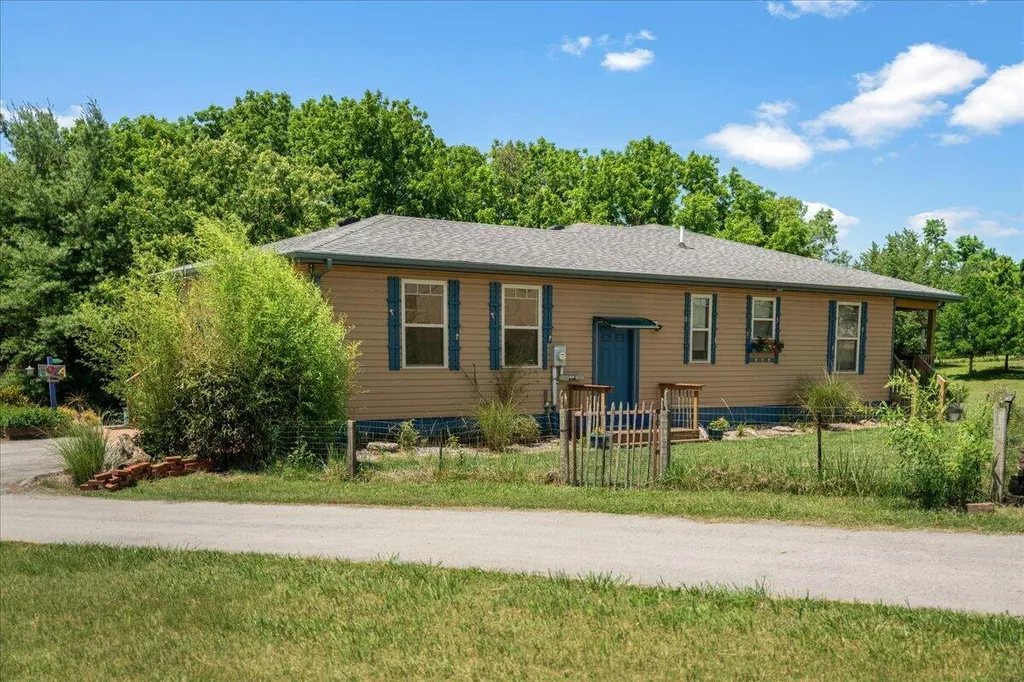 255 Galloway Road Stamping Ground KY 40379