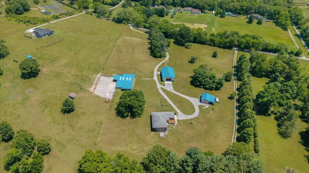 255 Galloway Road Stamping Ground KY 40379