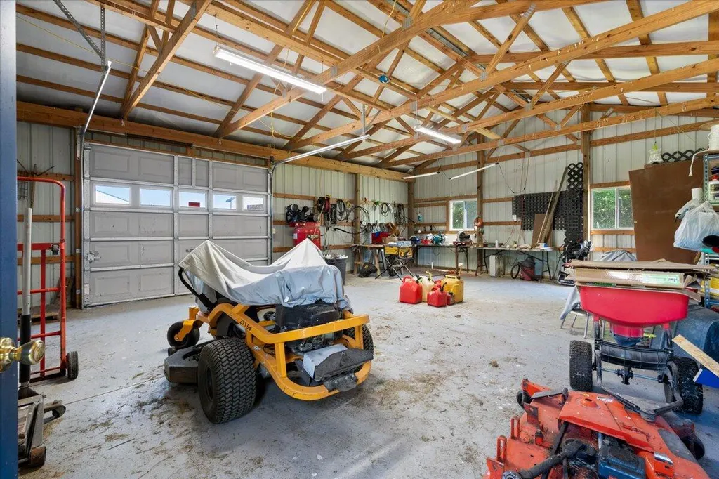 255 Galloway Road Stamping Ground KY 40379