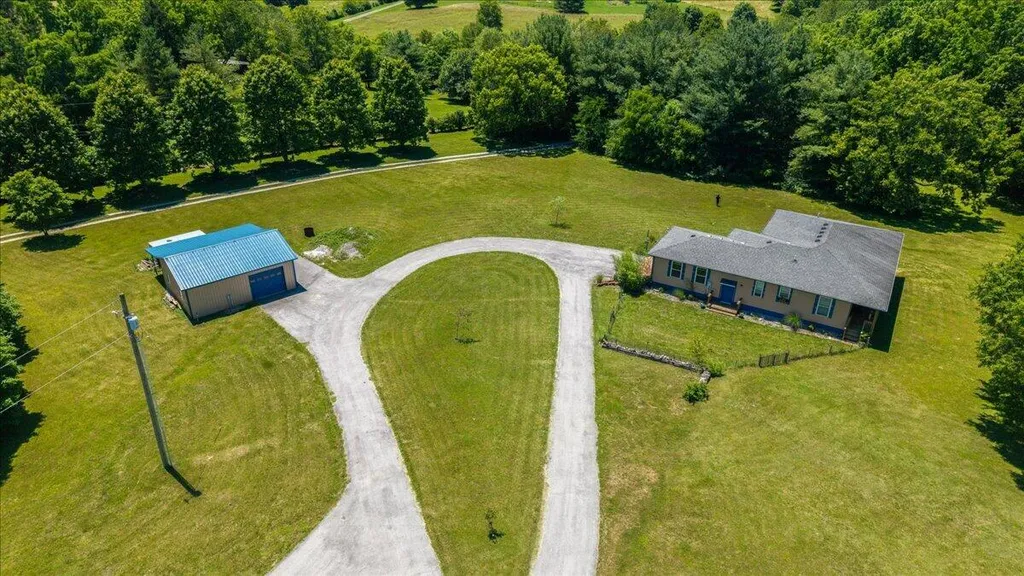 255 Galloway Road Stamping Ground KY 40379
