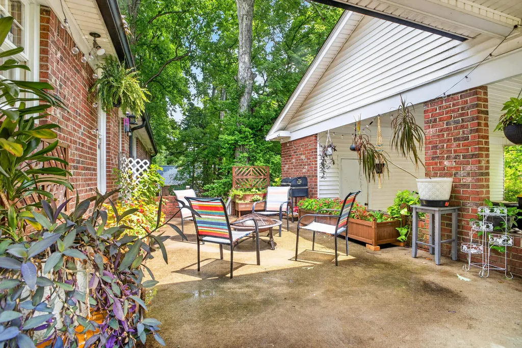1207 E Dogwood Murray KY 42071