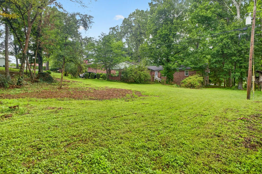 1207 E Dogwood Murray KY 42071