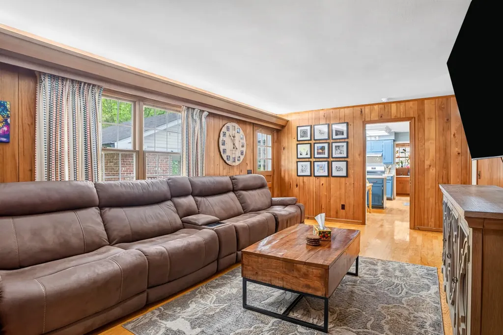 1207 E Dogwood Murray KY 42071