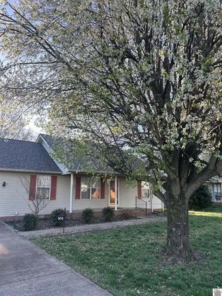 903 Sivley Road Hopkinsville KY 42240
