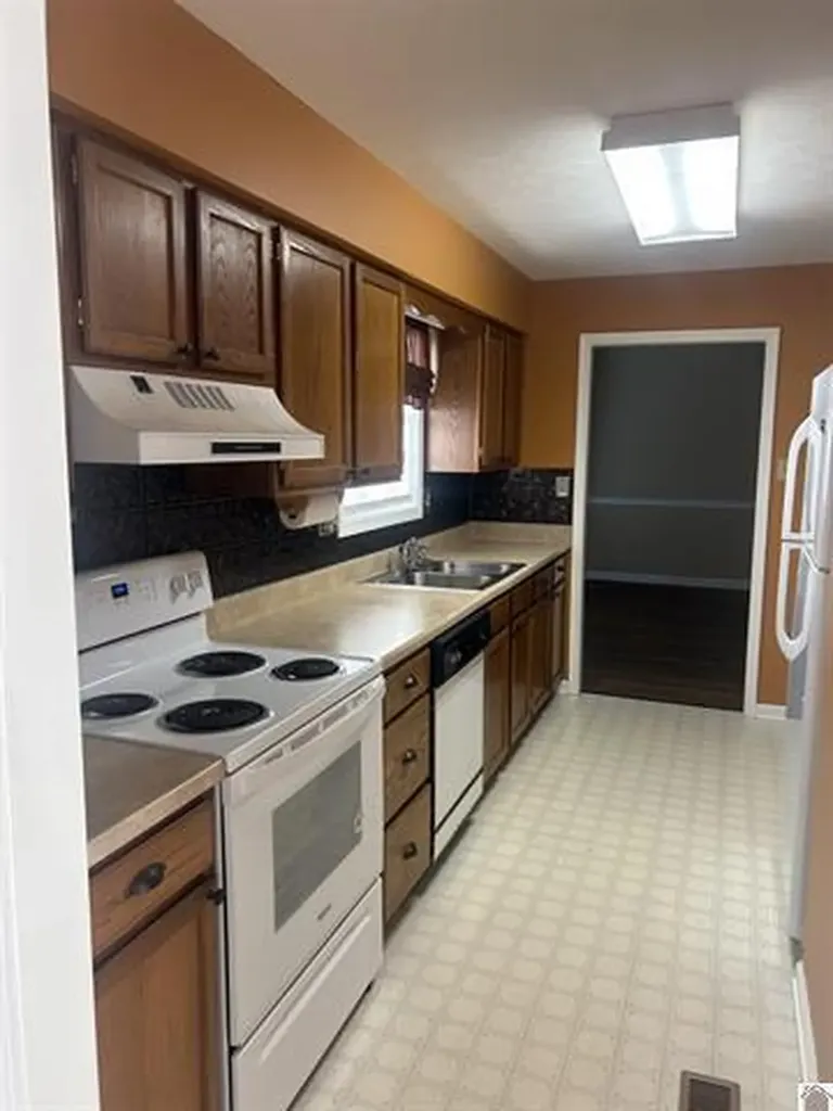 903 Sivley Road Hopkinsville KY 42240