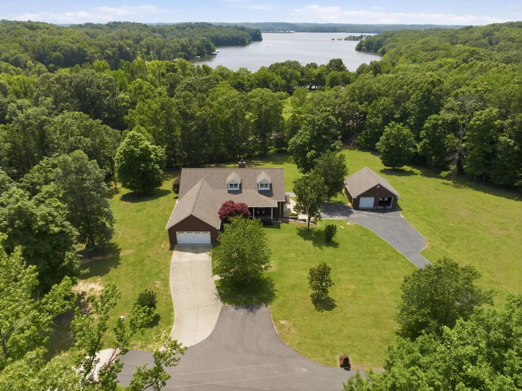 419 Livingston Way Cadiz KY 42211
