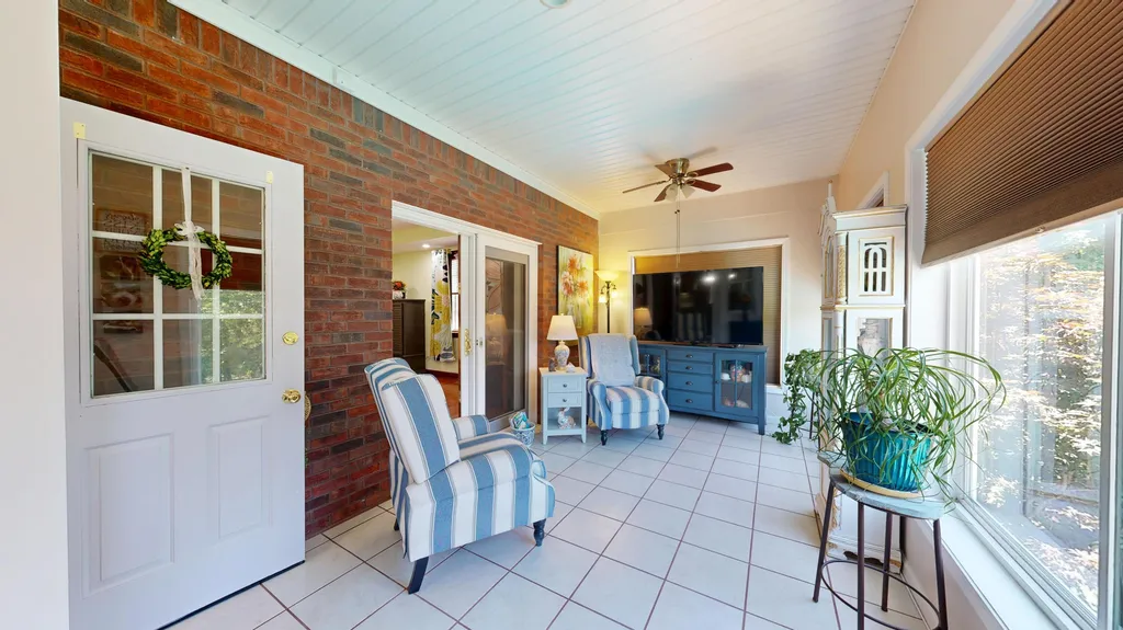 419 Livingston Way Cadiz KY 42211