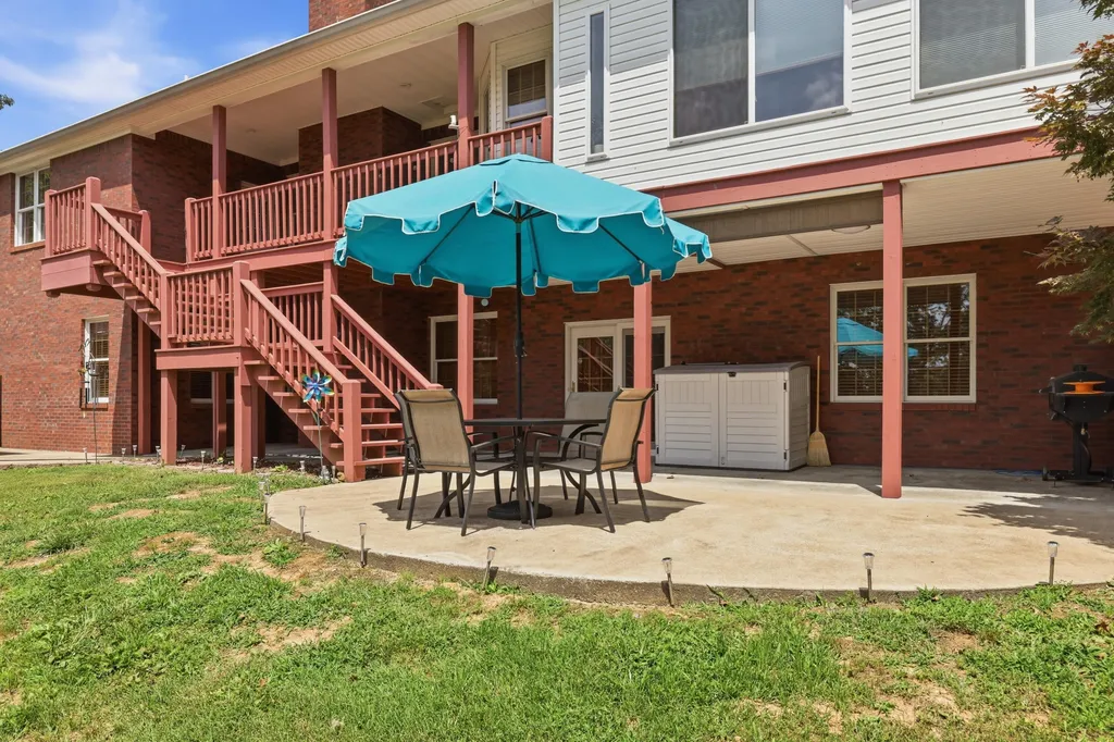 419 Livingston Way Cadiz KY 42211