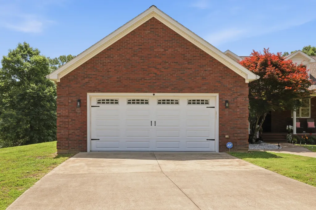 419 Livingston Way Cadiz KY 42211