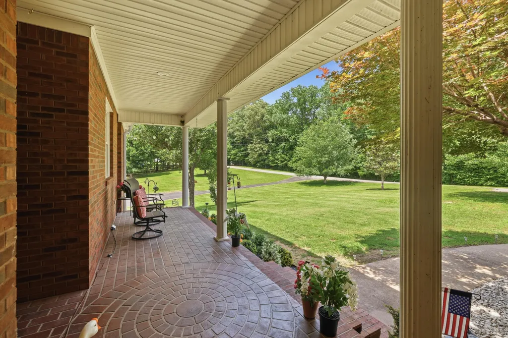 419 Livingston Way Cadiz KY 42211