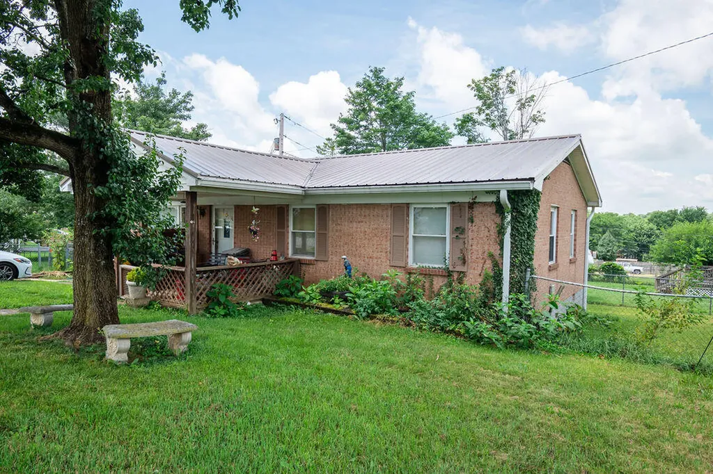 325 Foxwood Drive Nicholasville KY 40356