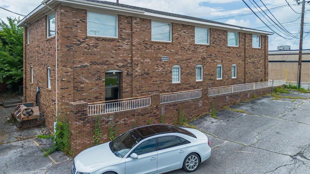 208 E 11th Street Benton KY 42025