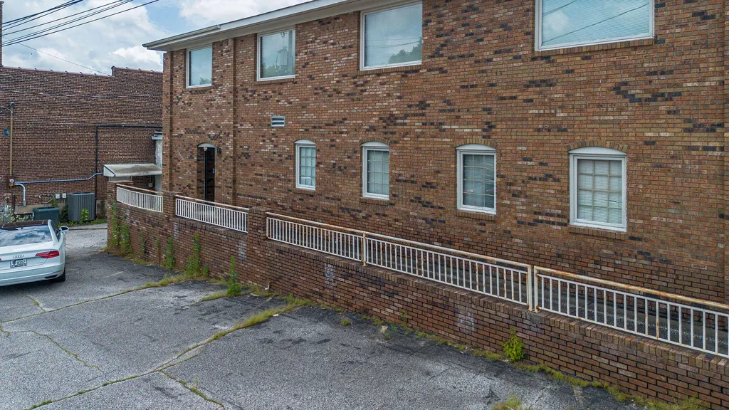 208 E 11th Street Benton KY 42025