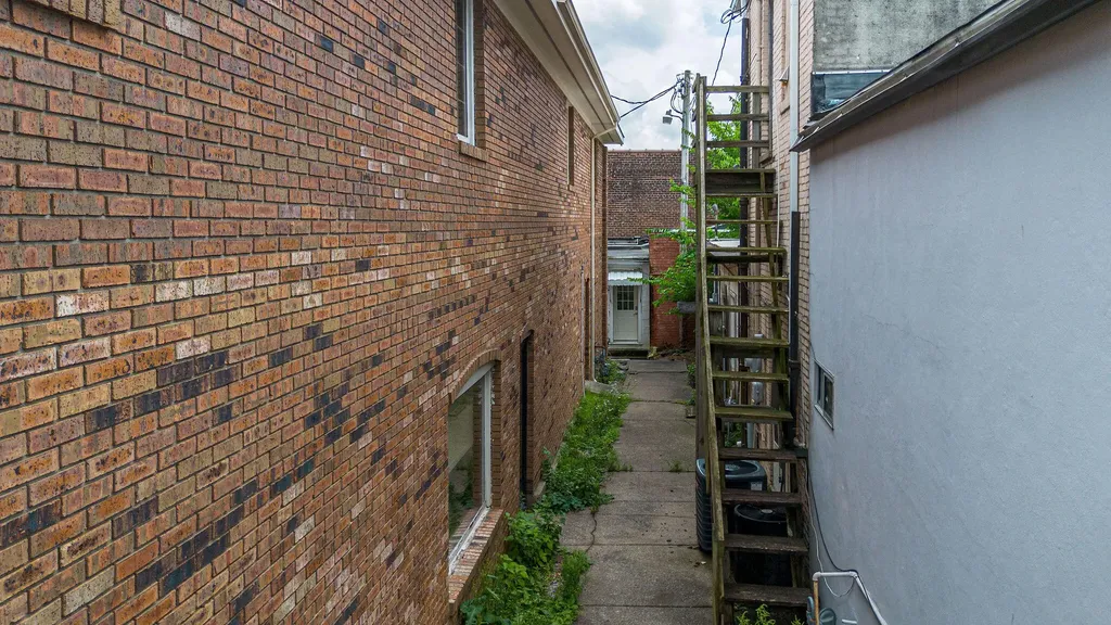 208 E 11th Street Benton KY 42025