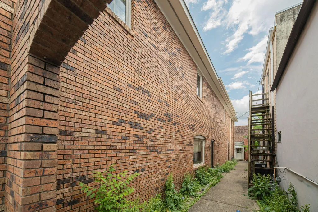 208 E 11th Street Benton KY 42025