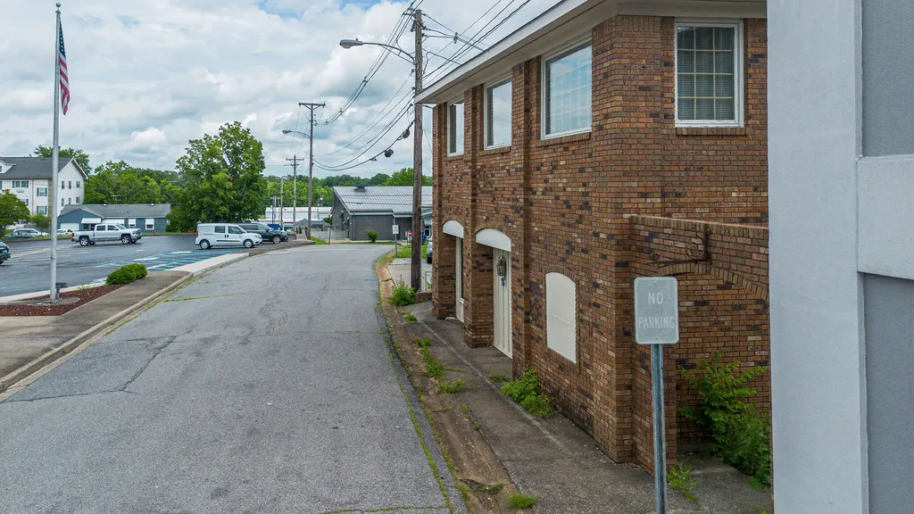 208 E 11th Street Benton KY 42025