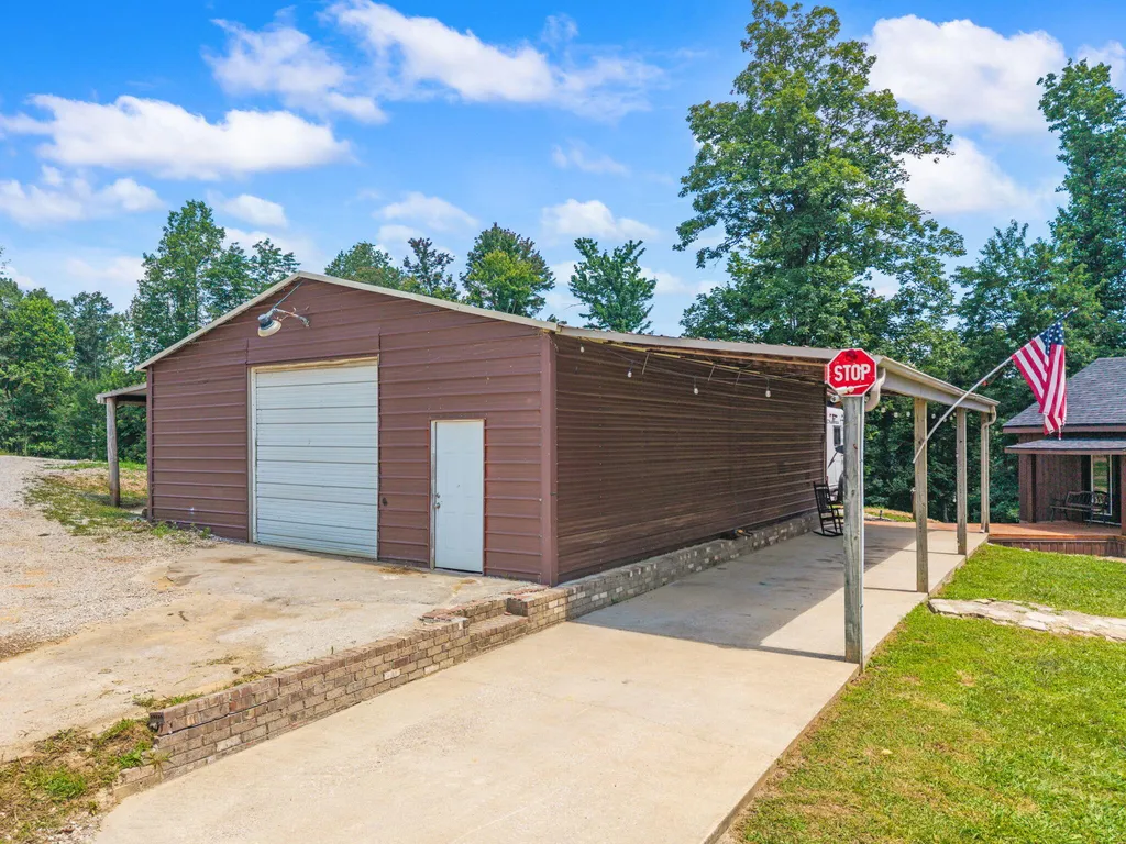 19840 Highway 2004 Highway Mckee KY 40447