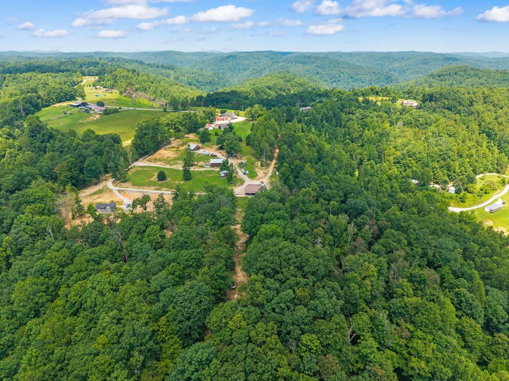 19840 Highway 2004 Highway Mckee KY 40447