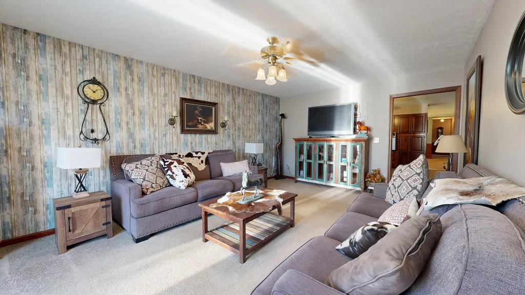 2391 E U.s. 60 Marion KY 42064