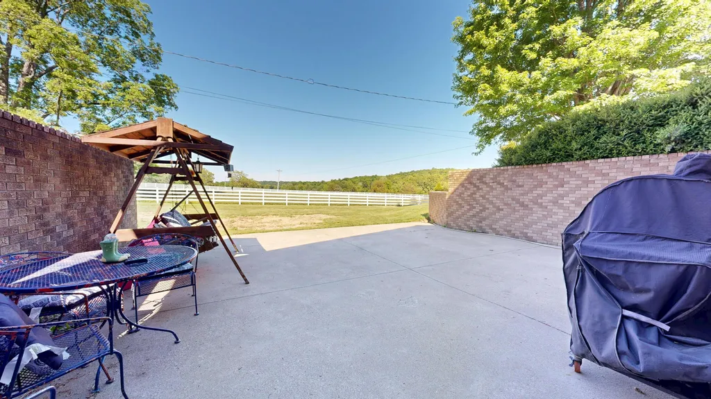 2391 E U.s. 60 Marion KY 42064