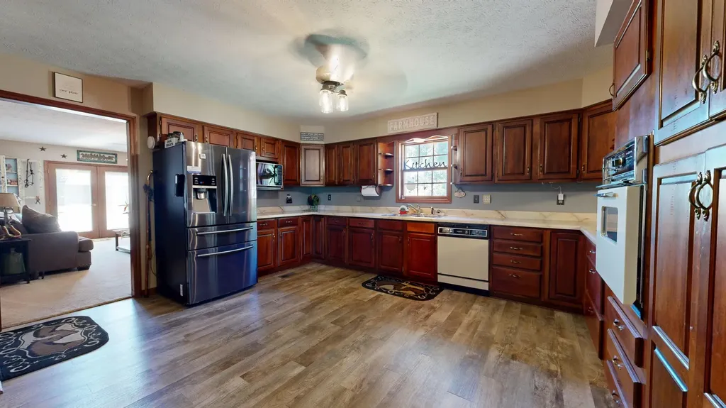 2391 E U.s. 60 Marion KY 42064