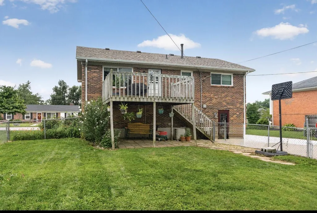 515 Pinoak Drive Nicholasville KY 40356