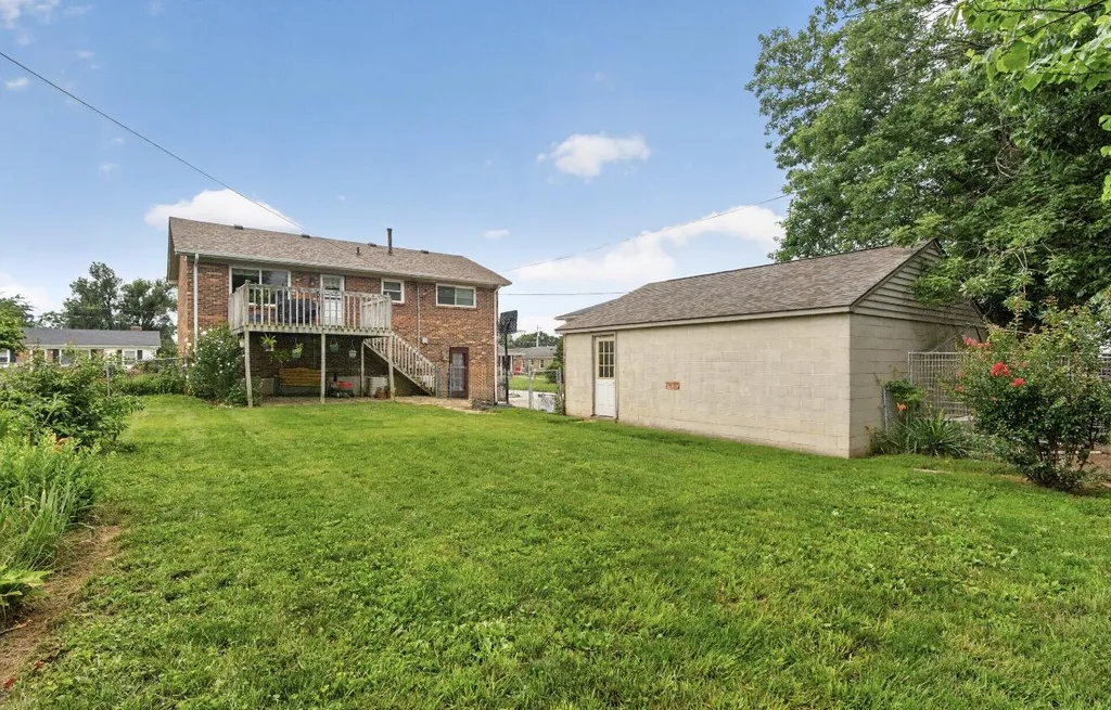 515 Pinoak Drive Nicholasville KY 40356