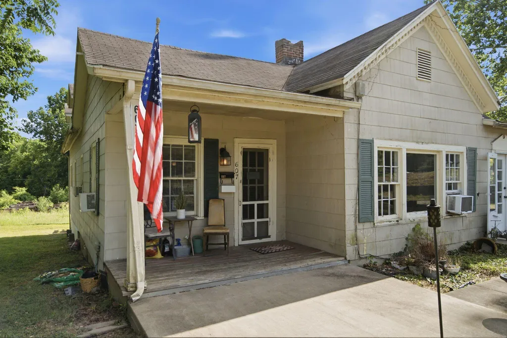 607 Louisville Road Frankfort KY 40601