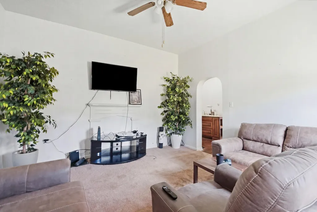 607 Louisville Road Frankfort KY 40601