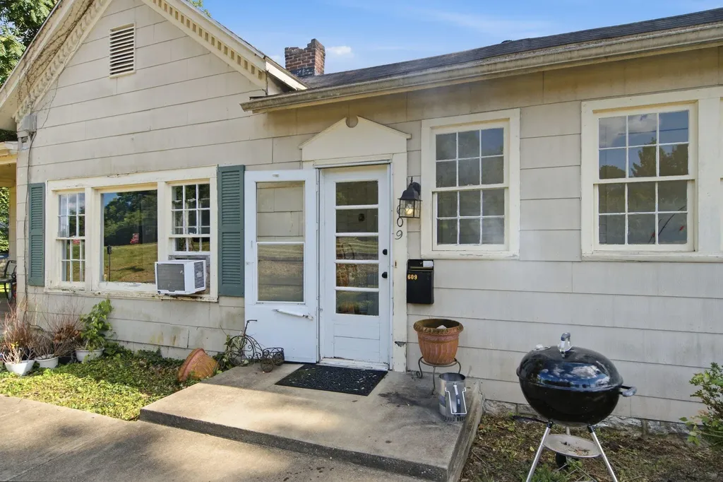 607 Louisville Road Frankfort KY 40601