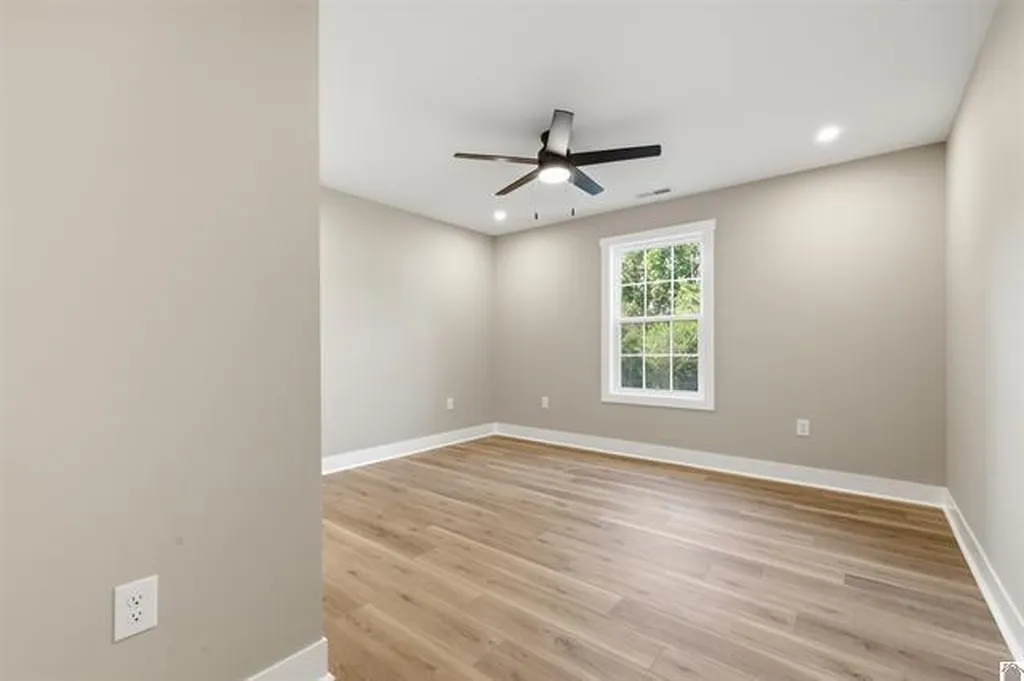 329 Tom Taylor Trail Murray KY 42071
