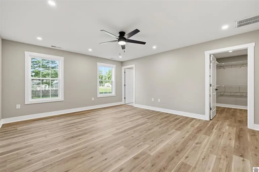 329 Tom Taylor Trail Murray KY 42071