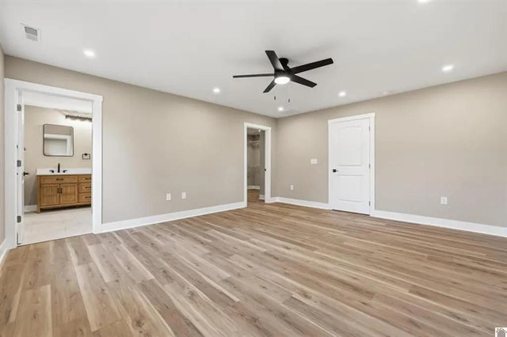 329 Tom Taylor Trail Murray KY 42071